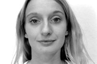 H&ouml;cker-Gro&szlig;nase mit breiter Spitze, tiefer Wurzel und Schiefstellung, vor der OP.